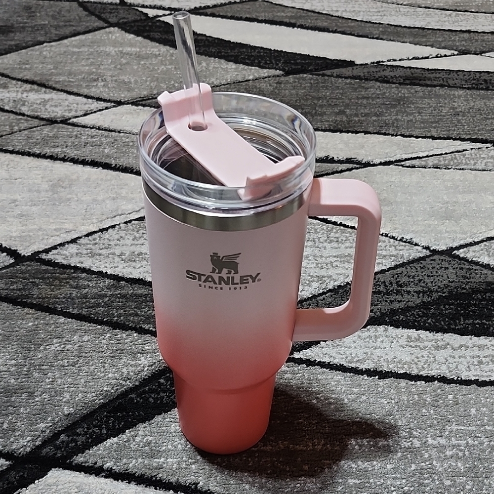 STANLEY LIMITED EDITION 40 OZ ADVENTURE QURNCHER PETAL PINK OMBRE TRAVEL TUMBLER